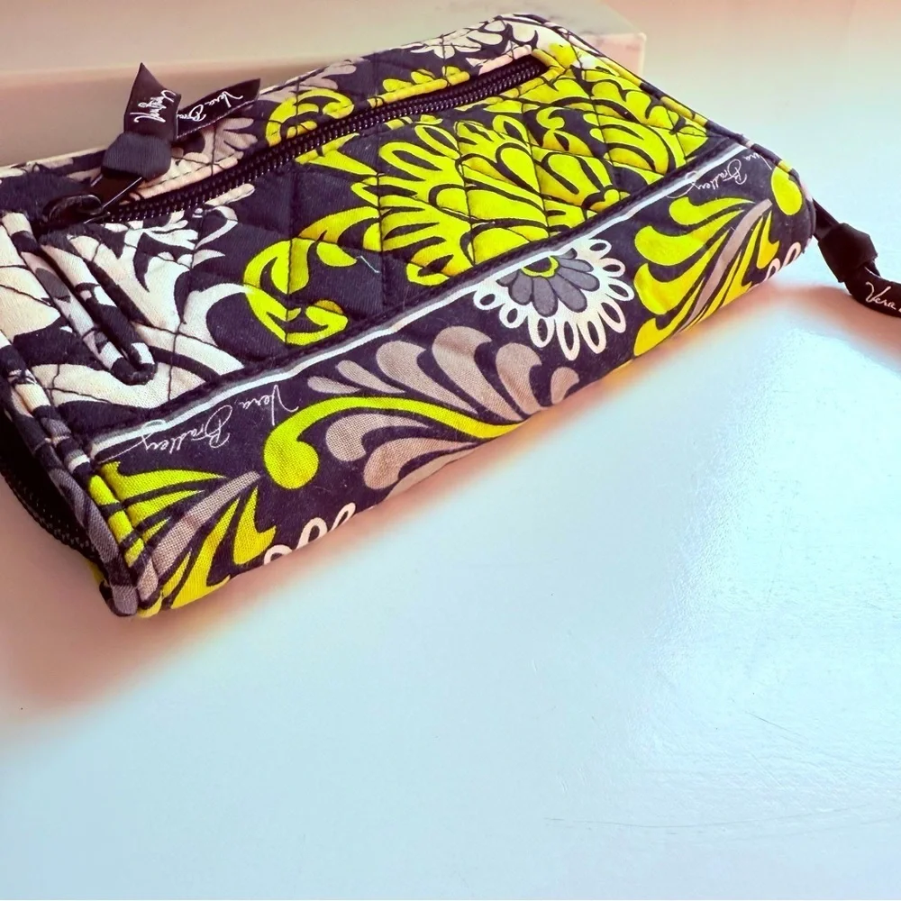 Vera Bradley Turnlock Baroque Wallet - Picture 4 of 7